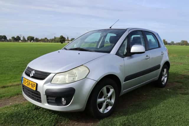 Suzuki SX4 (2006) thumbnail 1