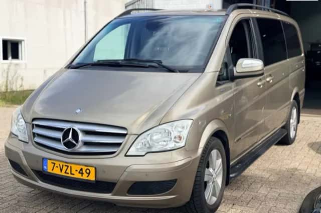 Mercedes-Benz Viano (2011) thumbnail 1