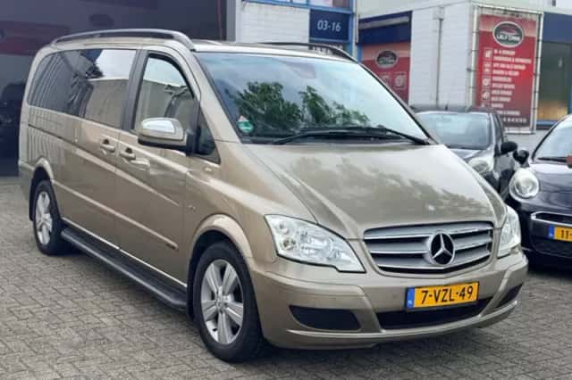 Mercedes-Benz Viano (2011) thumbnail 3