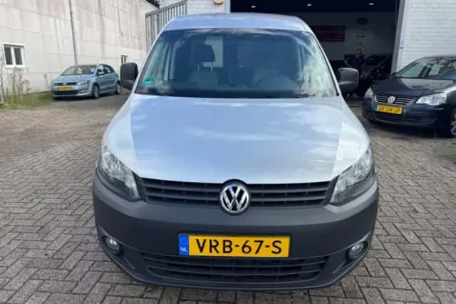 Volkswagen Caddy (2012) thumbnail 2