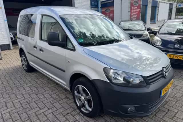 Volkswagen Caddy (2012) thumbnail 3