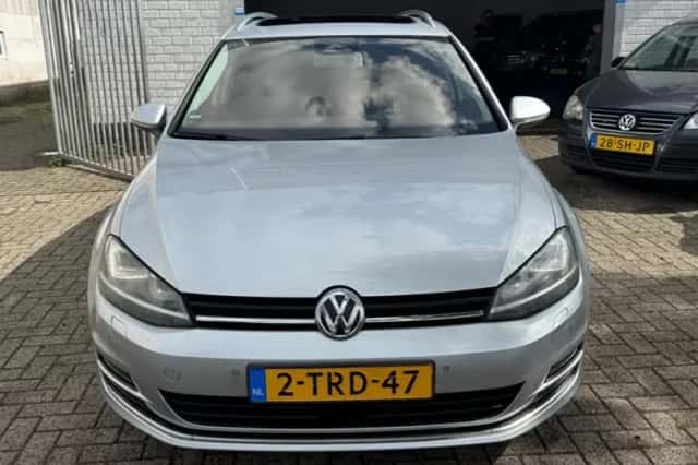Volkswagen Golf (2013) thumbnail 2