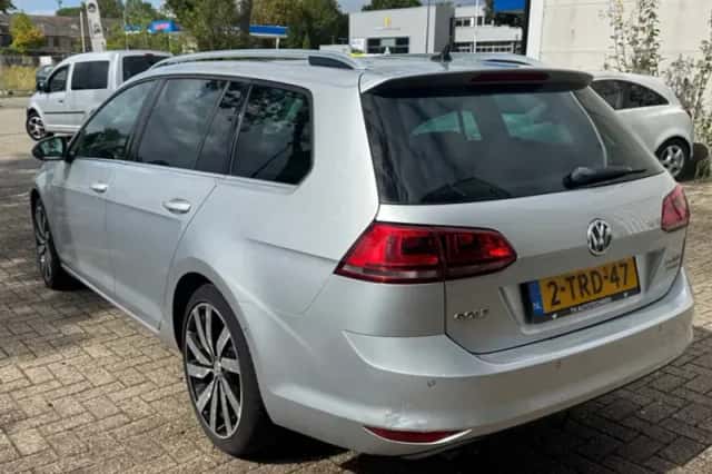 Volkswagen Golf (2013) thumbnail 4