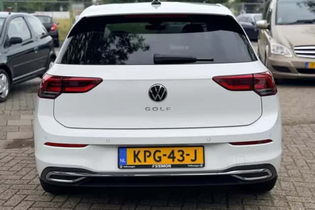 Volkswagen Golf (2024) thumbnail 5