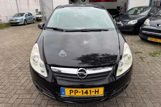 Opel Corsa (2008) thumbnail 2