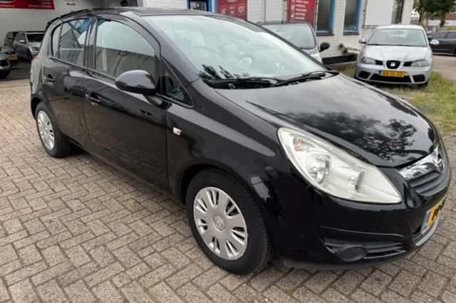 Opel Corsa (2008) thumbnail 3