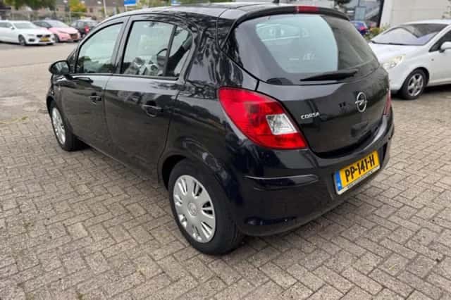 Opel Corsa (2008) thumbnail 4