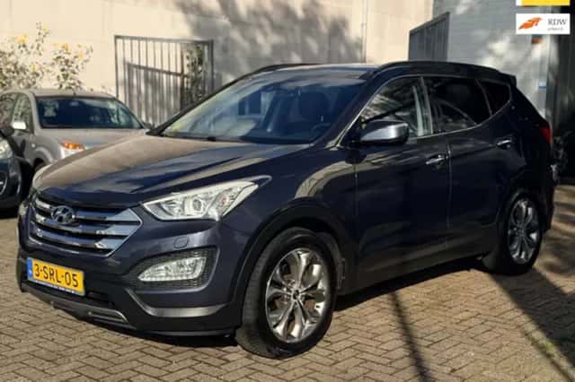Hyundai Santa Fe (2013) thumbnail 1