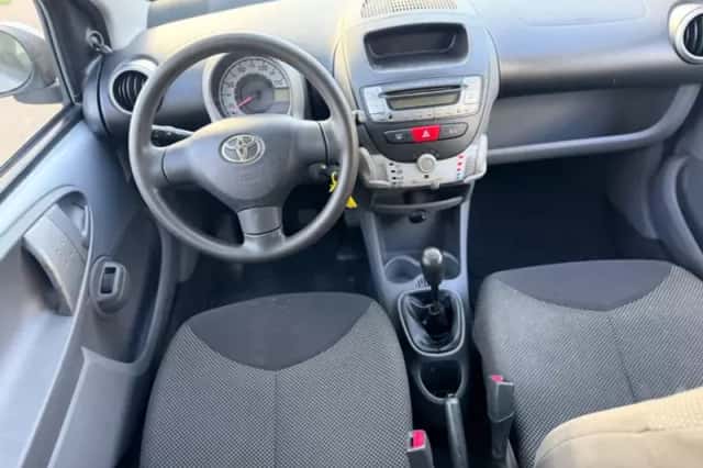 Toyota Aygo (2011) thumbnail 6
