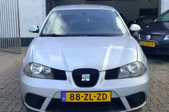SEAT Ibiza (2008) thumbnail 2