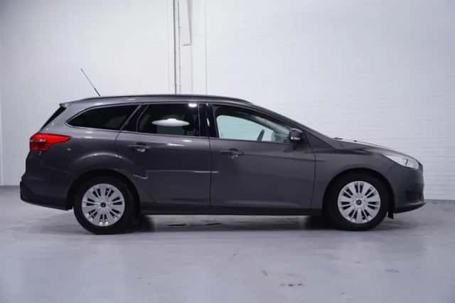 Ford Focus (2015) thumbnail 6
