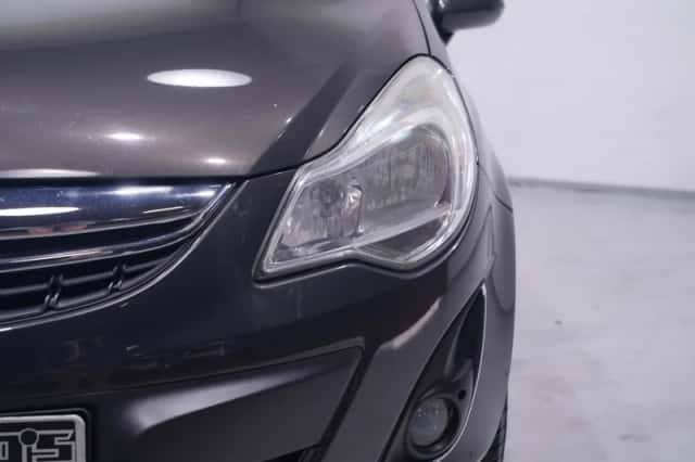 Opel Corsa (2013) thumbnail 4