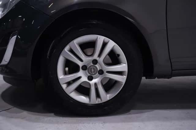 Opel Corsa (2013) thumbnail 6
