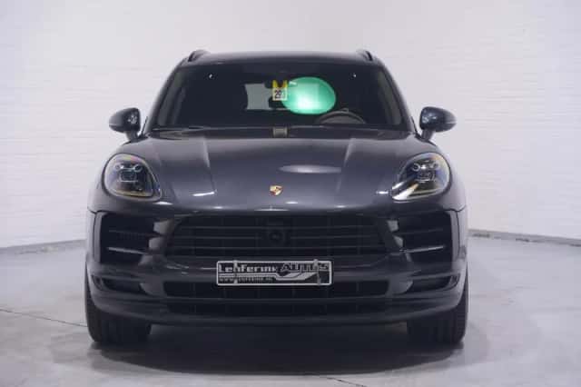 Porsche Macan (2019) thumbnail 2