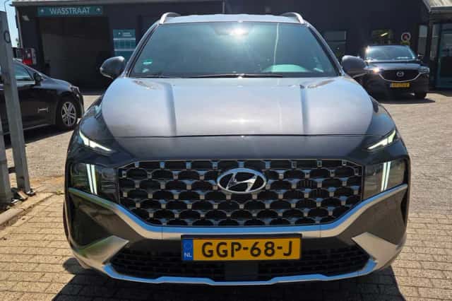 Hyundai Santa Fe (2022) thumbnail 3