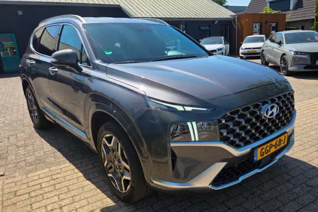 Hyundai Santa Fe (2022) thumbnail 5
