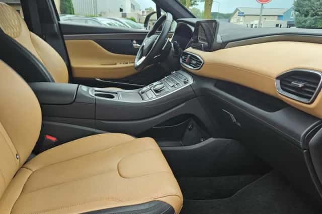 Hyundai Santa Fe (2022) thumbnail 6
