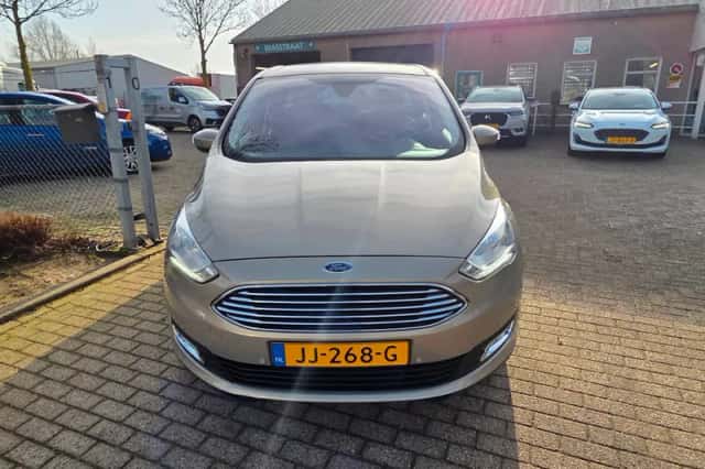 Ford C-Max (2016) thumbnail 3