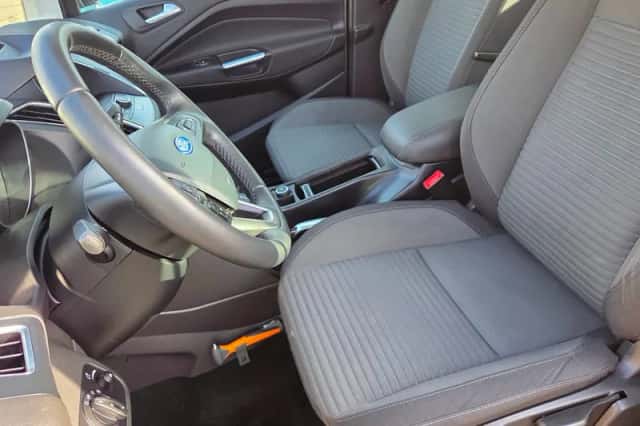 Ford C-Max (2016) thumbnail 4