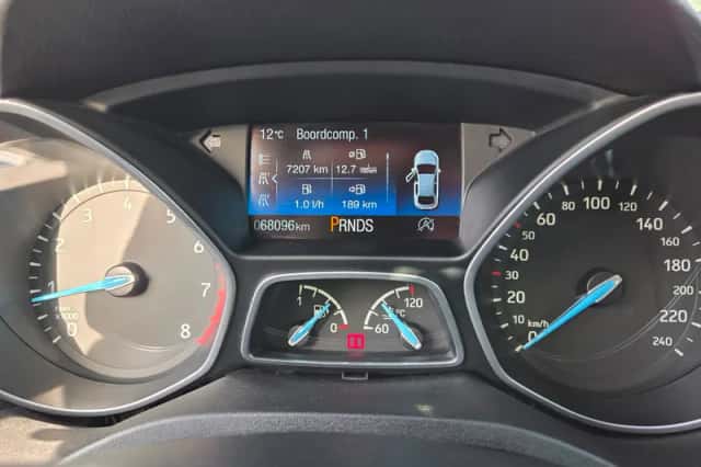 Ford C-Max (2016) thumbnail 6