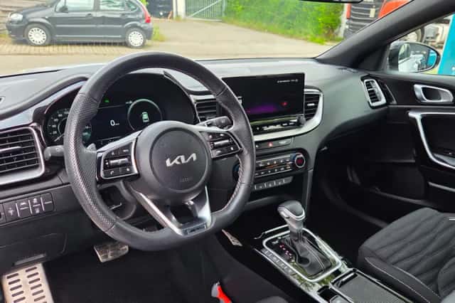 Kia XCeed (2024) thumbnail 2