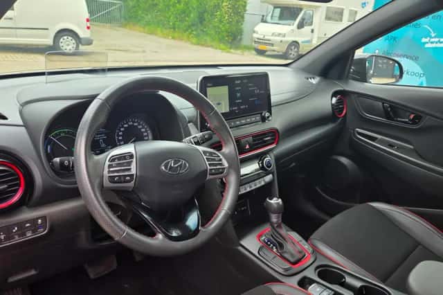 Hyundai Kona (2019) thumbnail 2