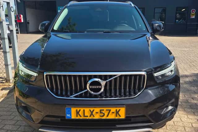 Volvo XC40 (2020) thumbnail 3