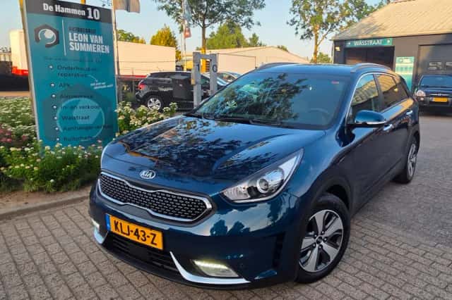 Kia Niro (2016) thumbnail 1