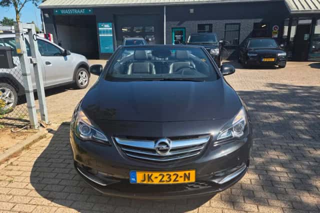 Opel Cascada (2016) thumbnail 3