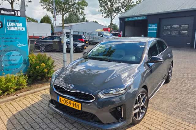 Kia ProCeed (2019) thumbnail 1
