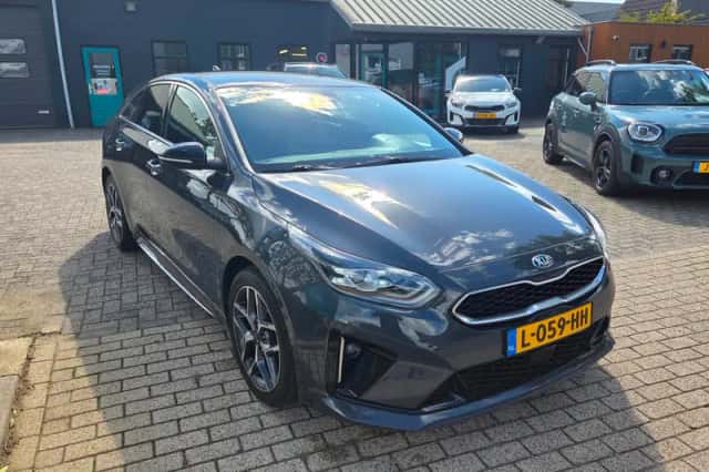 Kia ProCeed (2019) thumbnail 5