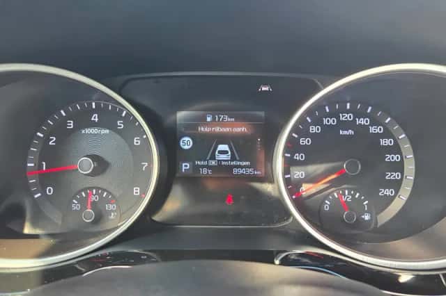 Kia ProCeed (2019) thumbnail 6