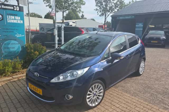 Ford Fiesta (2012) thumbnail 1