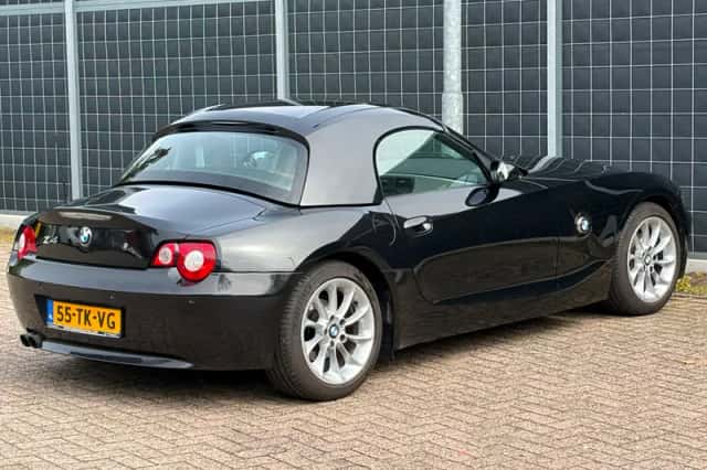 BMW Z4 (2006) thumbnail 2
