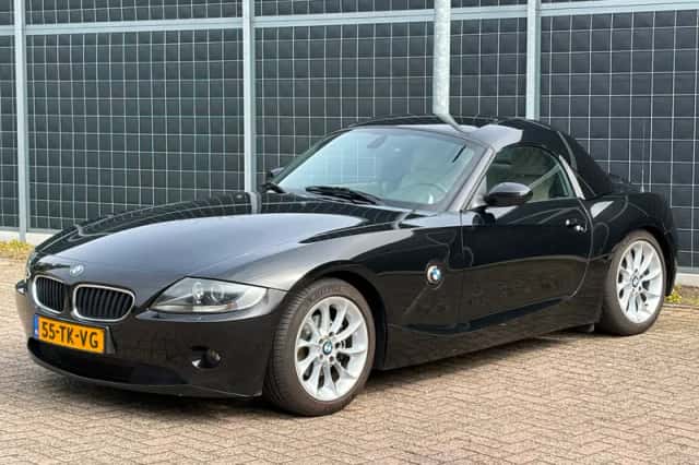 BMW Z4 (2006) thumbnail 3