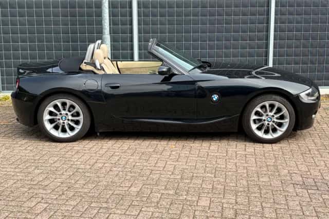 BMW Z4 (2006) thumbnail 6