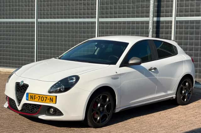 Alfa Romeo Giulietta (2017) thumbnail 3