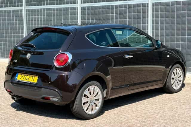 Alfa Romeo MiTo (2015) thumbnail 2