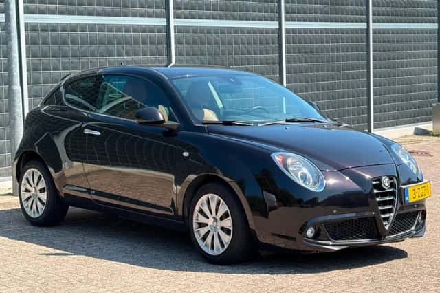 Alfa Romeo MiTo (2015) thumbnail 5