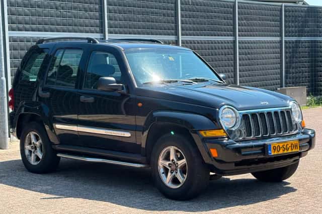 Jeep Cherokee (2006) thumbnail 5