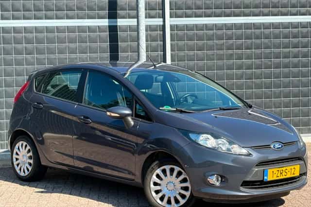Ford Fiesta (2012) thumbnail 1