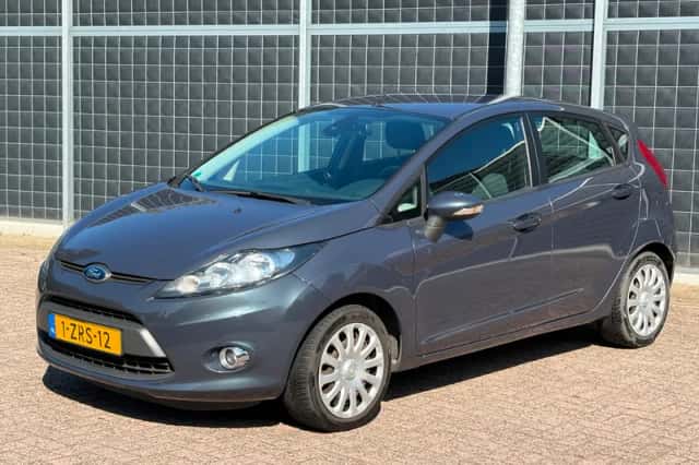Ford Fiesta (2012) thumbnail 3
