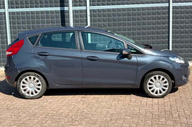 Ford Fiesta (2012) thumbnail 6