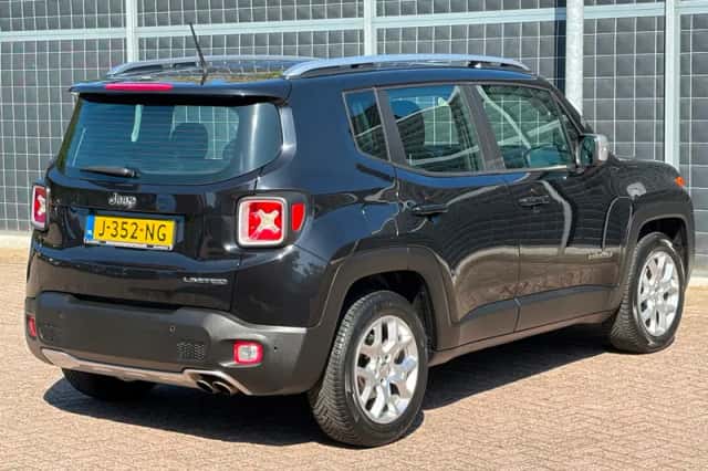 Jeep Renegade (2014) thumbnail 3