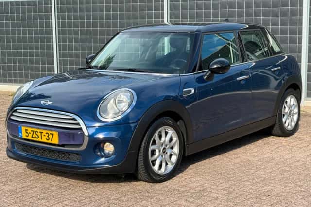 MINI Cooper (2015) thumbnail 3