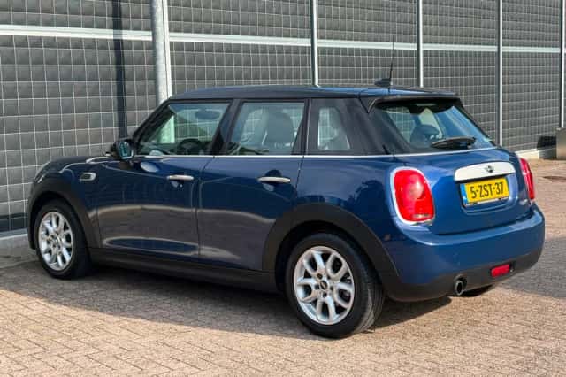 MINI Cooper (2015) thumbnail 4