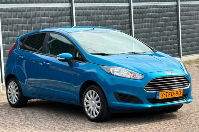Ford Fiesta (2014) thumbnail 5