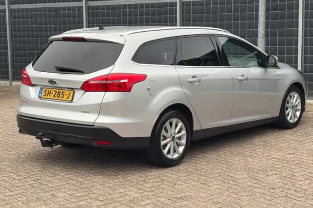 Ford Focus (2017) thumbnail 2