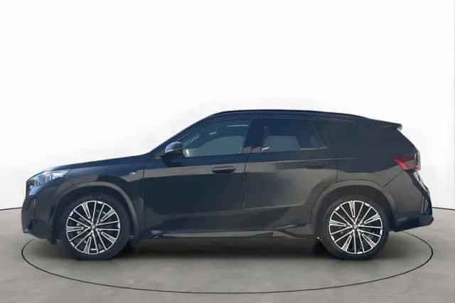 BMW X1 (2023) thumbnail 2