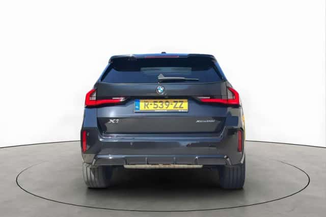 BMW X1 (2023) thumbnail 4